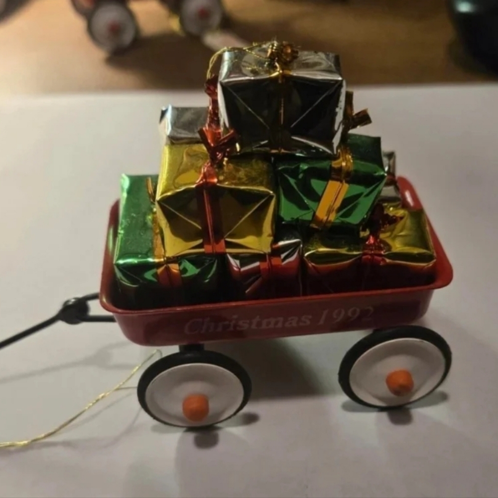 Figi's 1992 Christmas Red Wagon Gifts Presents VTG Collectible Holiday Ornament